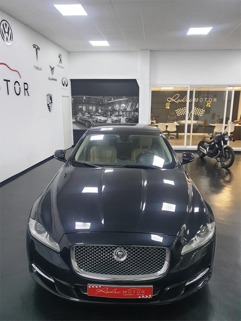 Foto 2 JAGUAR XJ  3.0 V6D LEB PREMIUN XL