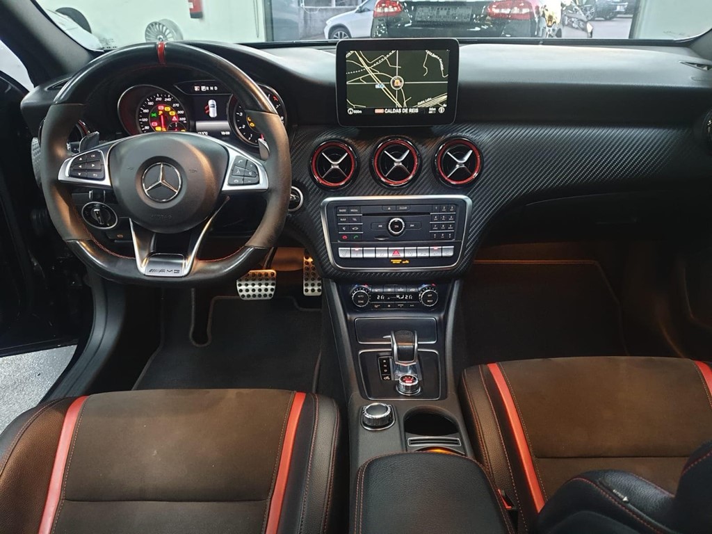Foto 10 MERCEDES AMG A 45