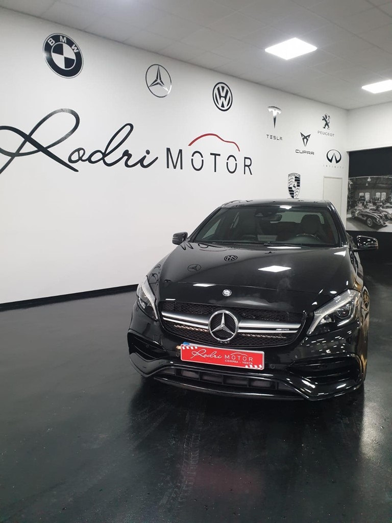 Foto 11 MERCEDES AMG A 45