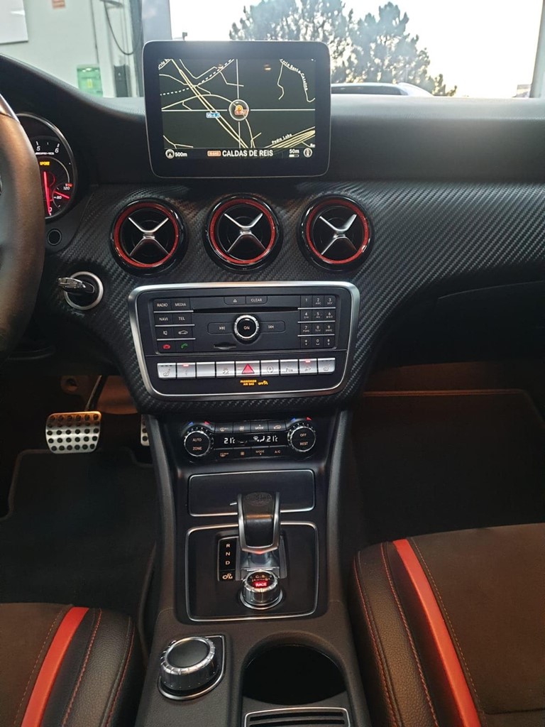 Foto 8 MERCEDES AMG A 45