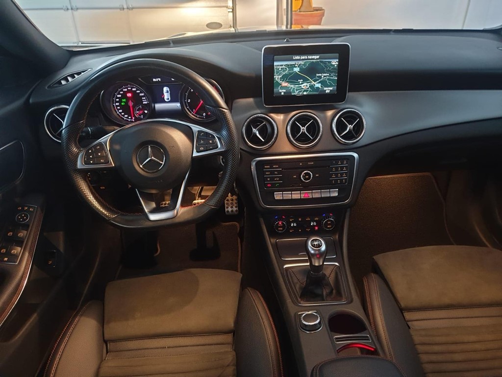 Foto 21 MERCEDES CLA 180D AMG (23.900€)