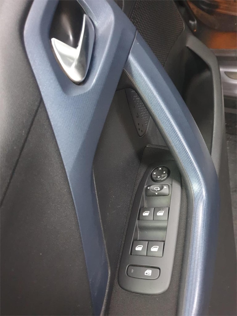 Foto 6 PEUGEOT 2008