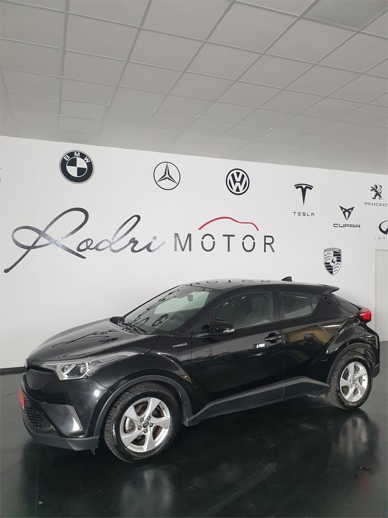 Foto 1 TOYOTA C-HR